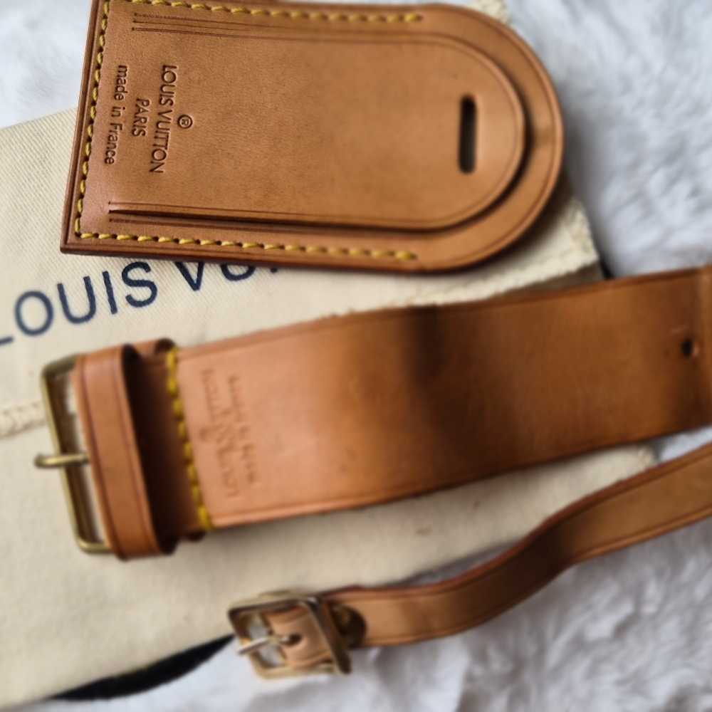 Authentic Louis Vuitton luggage tag and Bracelet set with small dust bag. - Picture 2 of 15
